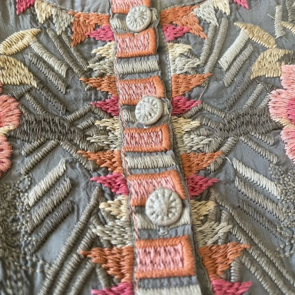 RARE - Johnny Was Mari Gray Embroidered Top - GUC style C14819-9 - Picture 10 of 14